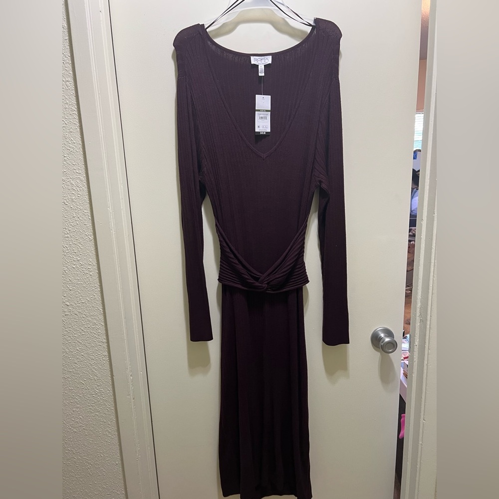 Sofia Vergara NWT Purple Dress with long sleeves and open back SizeXL